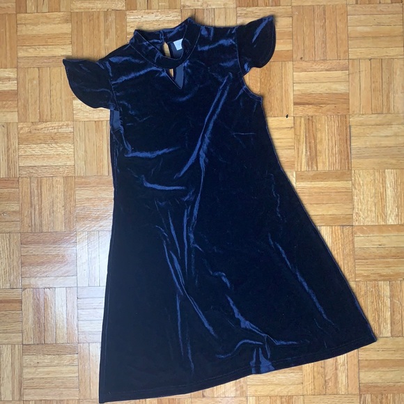 The Children’s Place navy velour shirt dress Size 10/12